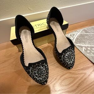 Restricted Black Studded Flats-Geisha style.  Like new